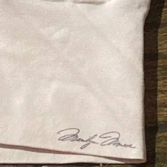 Marilyn Monroe Pale Pink Top Size L - Picture 3 of 6